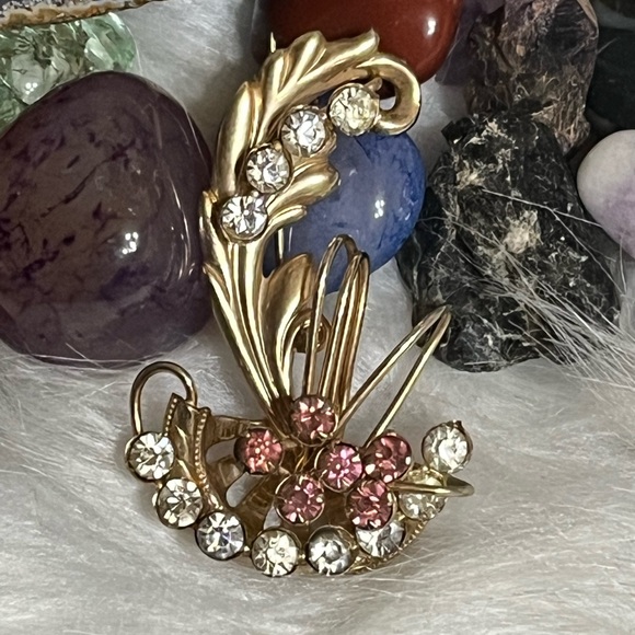 Vintage Jewelry - Vintage Rhinestone Brooch